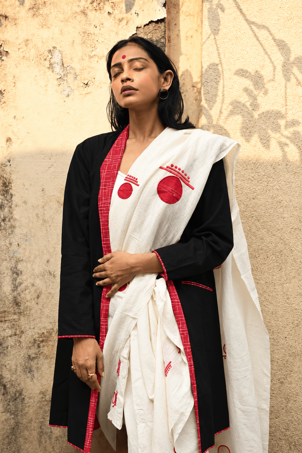 Black and Red Handloom Cotton Taana Baana Reversible Jacket - Prathaa-weaving traditions