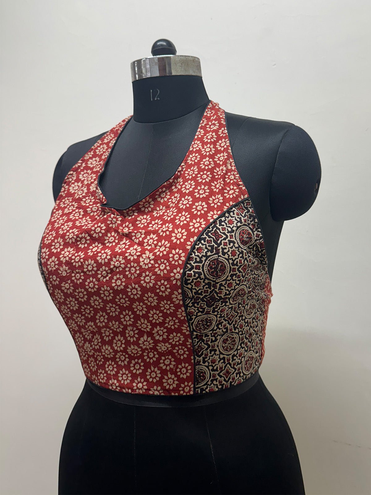 Halter neck Tie up Blouse - Prathaa - weaving traditions