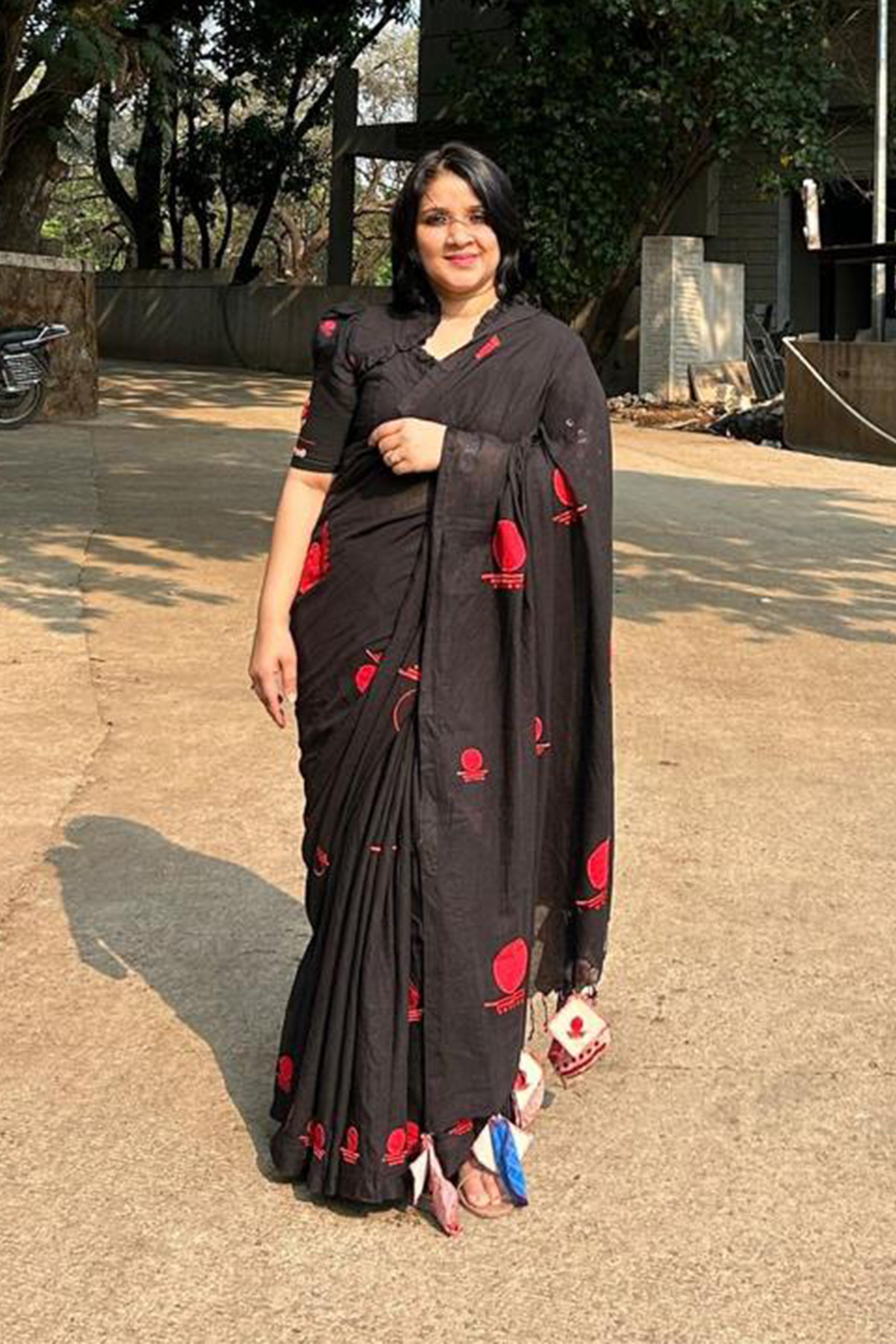 VICTORIAN BLOUSE BLACK - Prathaa - weaving traditions