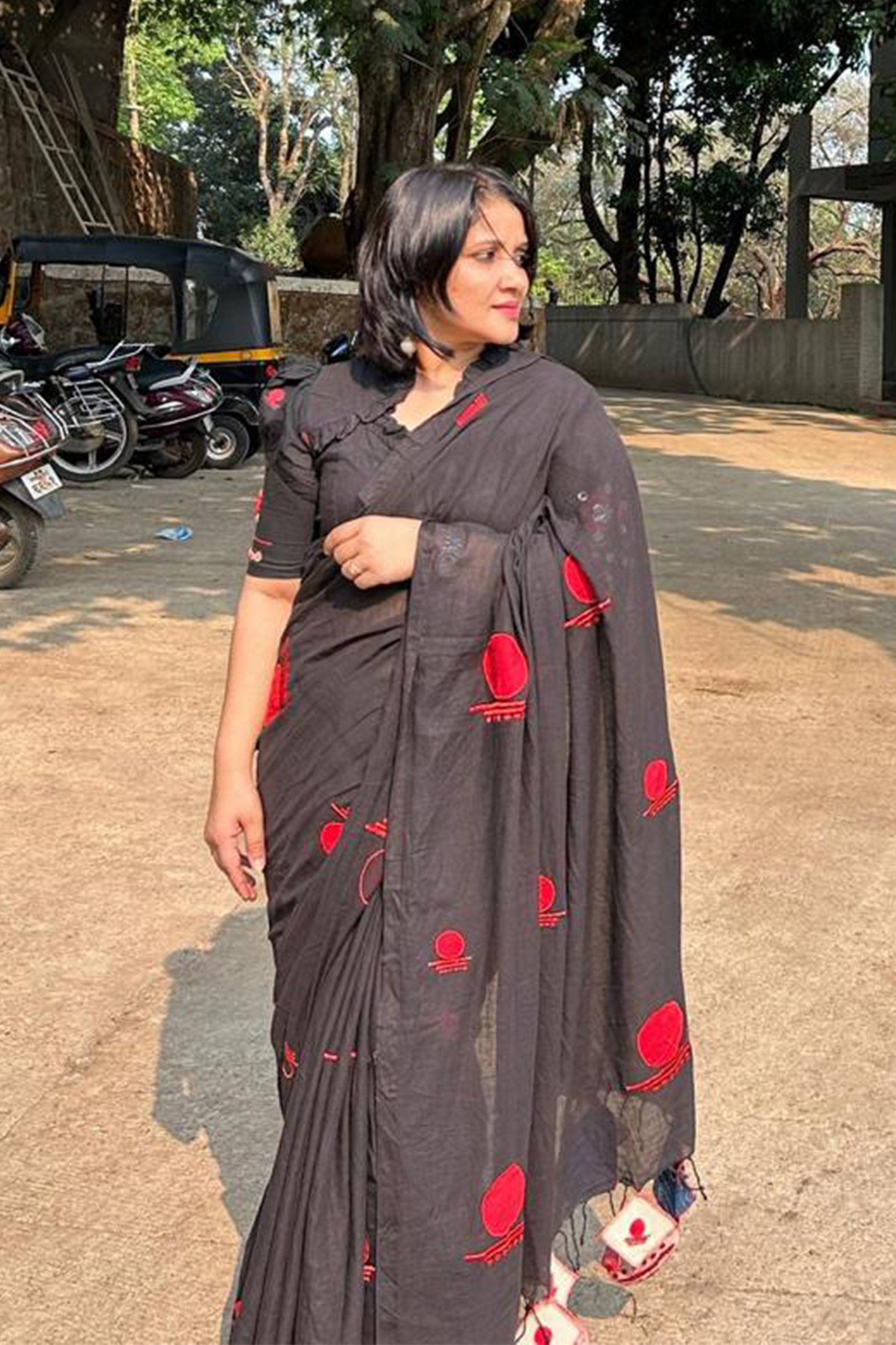 VICTORIAN BLOUSE BLACK - Prathaa - weaving traditions