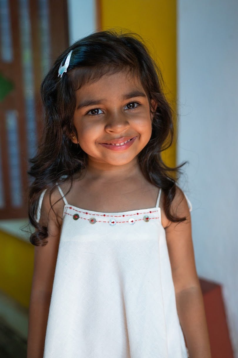 SHVET KIDS- White Frill top | Jamdani Fabric | Handloom Cotton | Prathaa