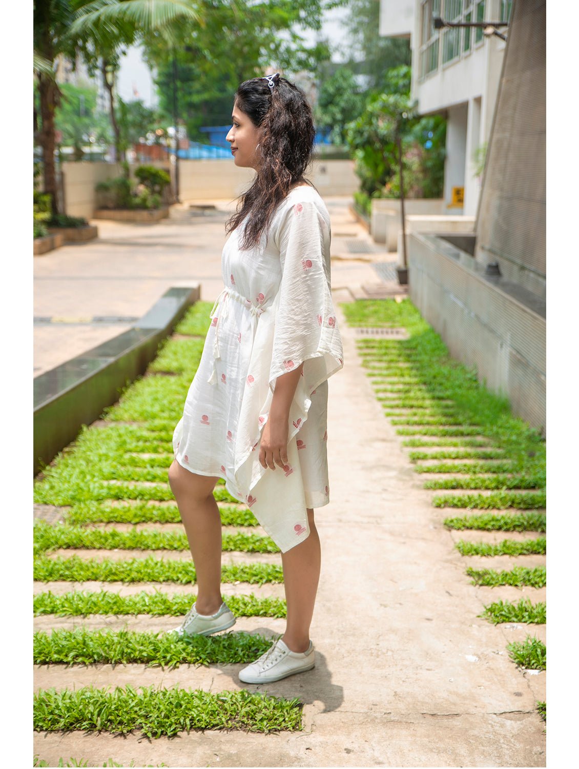 Tunic - White Kaftan in Jamdani Fabric - Prathaa