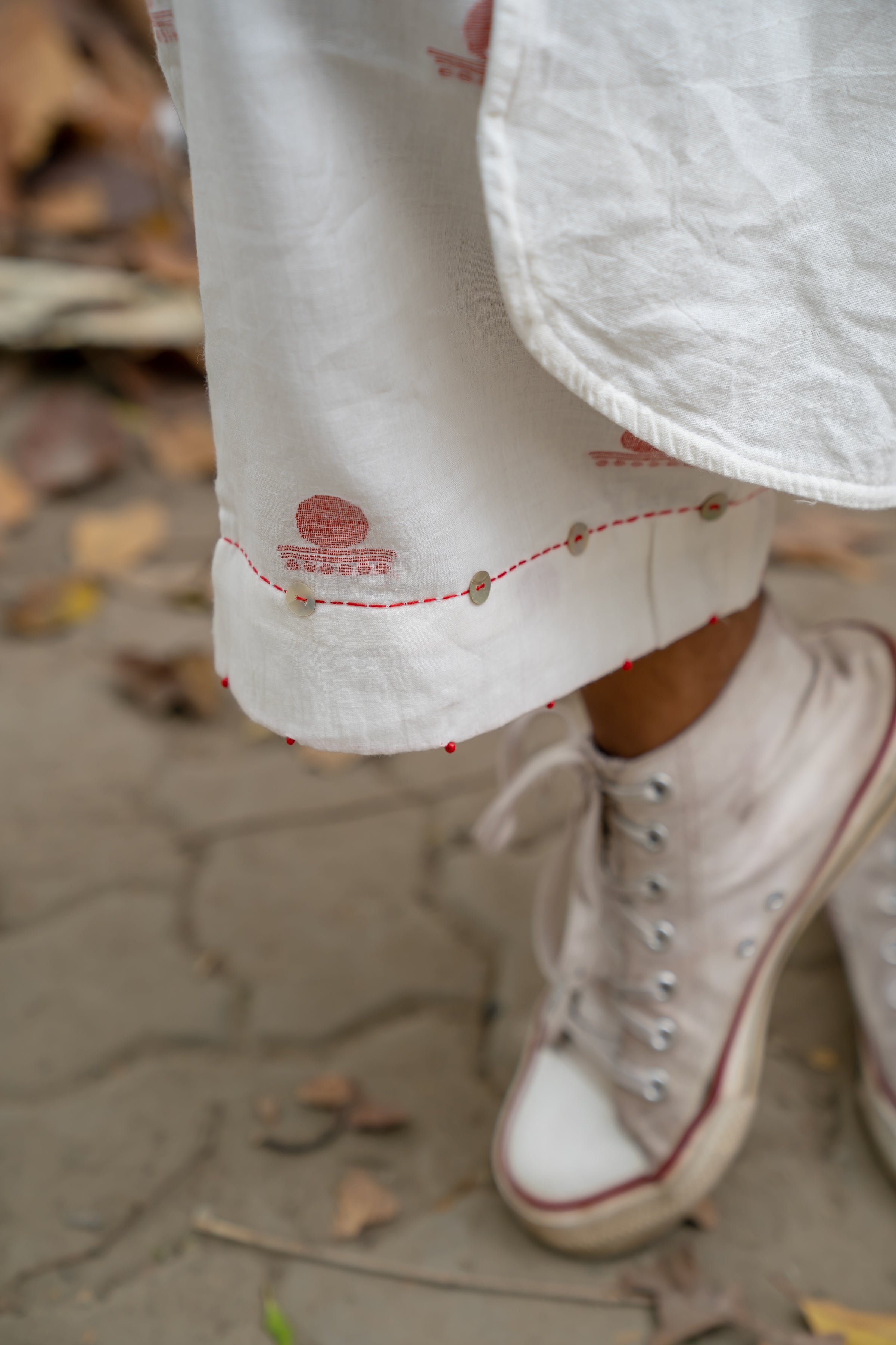 Shvet Jamdani Flared Handloom white Pants for women