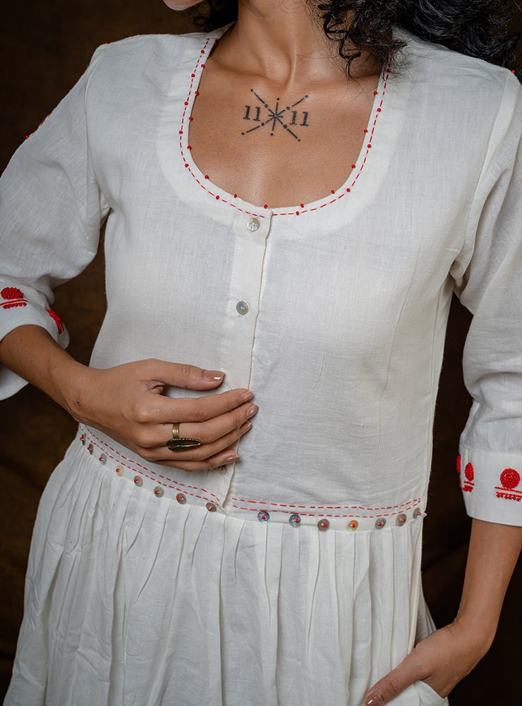 SHVET- WHITE COTTON MIDI DRESS | Prathaa