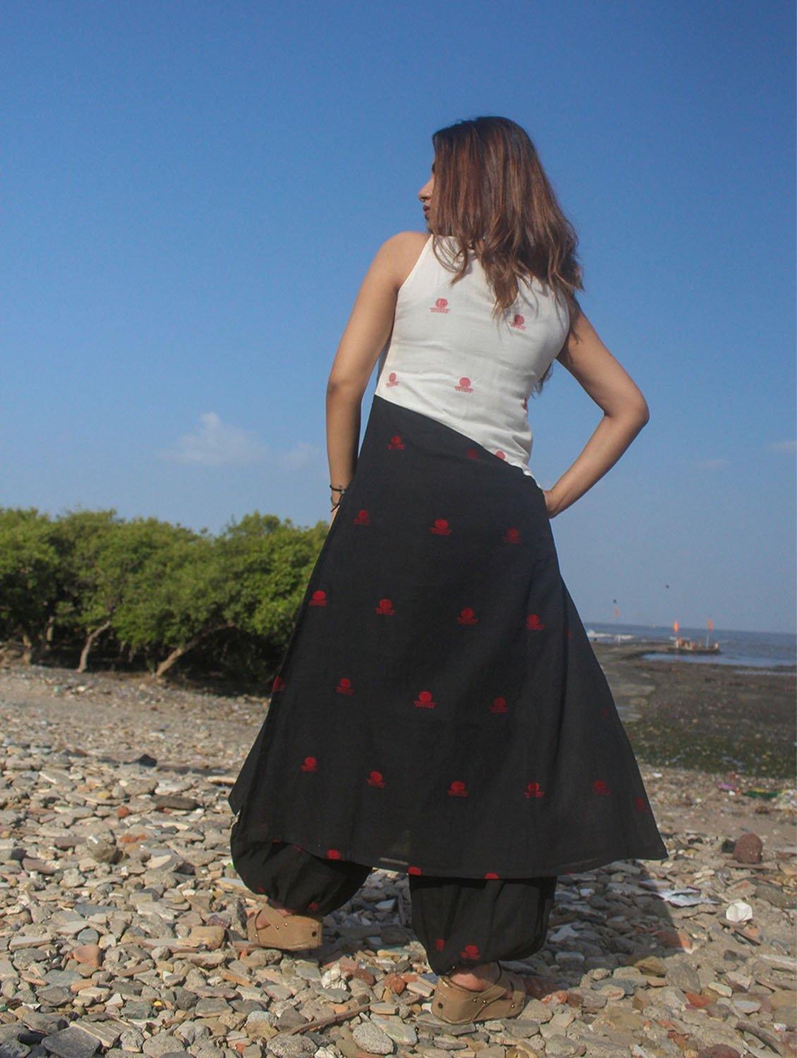 Black and White Colorblock Jamdani Tunic - Prathaa - weaving traditions