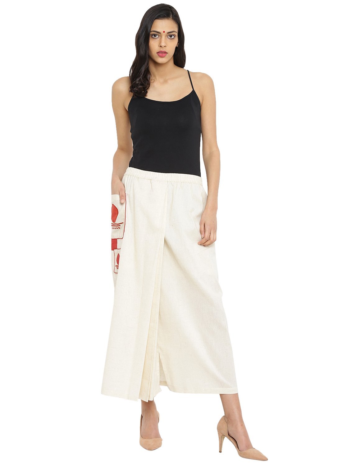 Off White Handloom Lungi Skirt With Bindi Motif Patch Pocket - Prathaa - weaving traditions