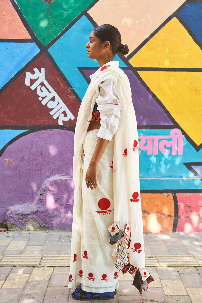 White Mul Cotton Bindi Saree from Prathaa, styled for a crowded temple visit