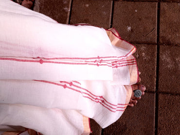 One of it’s kind- White and Red Jamdani Saree | Prathaa | diwali clothes | red white handloom saree