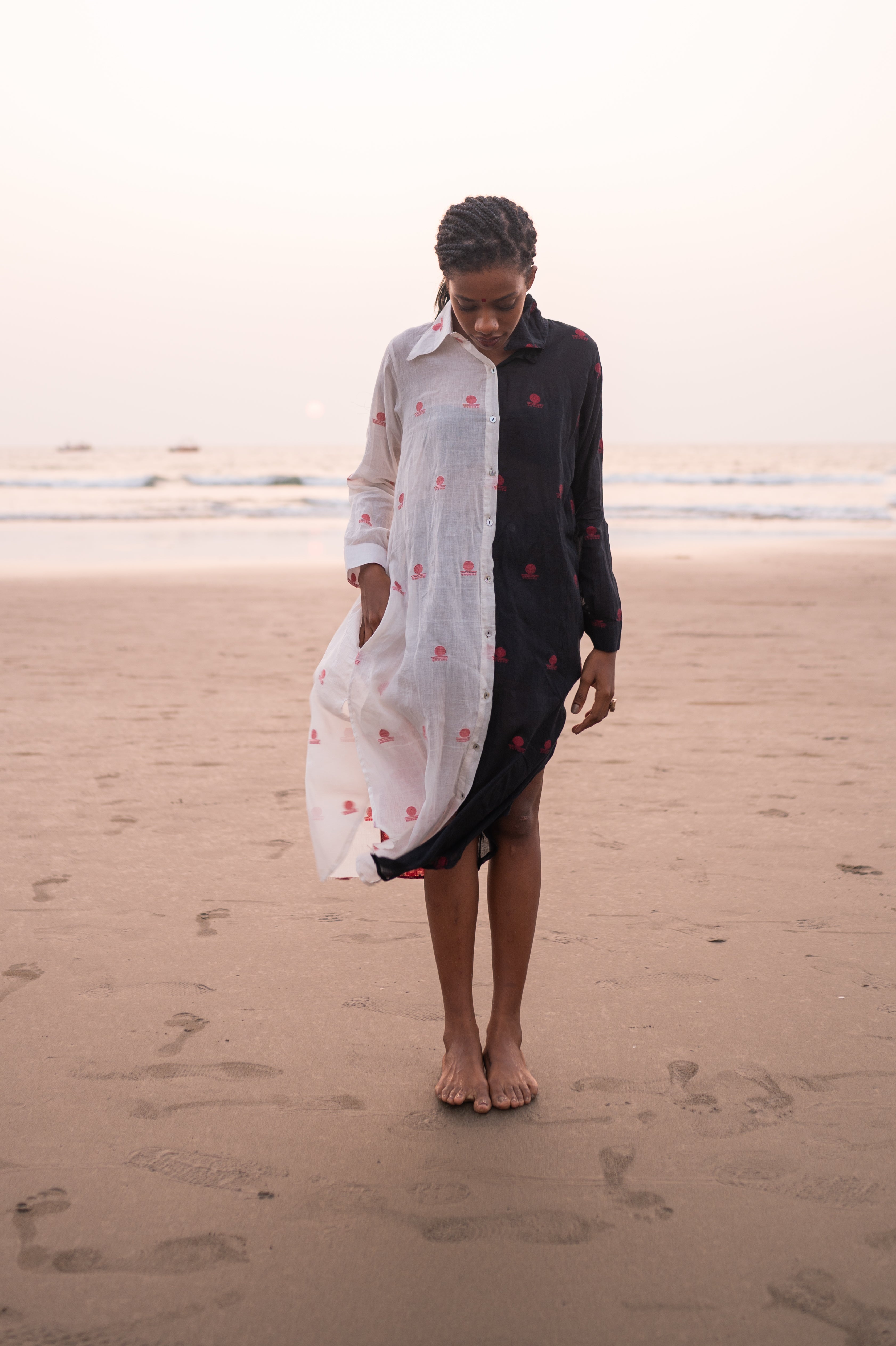 Black and White Jamdani Shirt Dress - Prathaa - weaving traditions