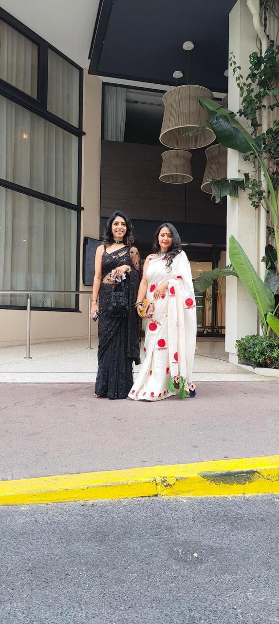 White Linen Cotton Bindi Saree