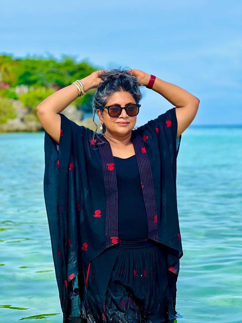 Black Jamdani Cotton High-Low Aastey Jacket