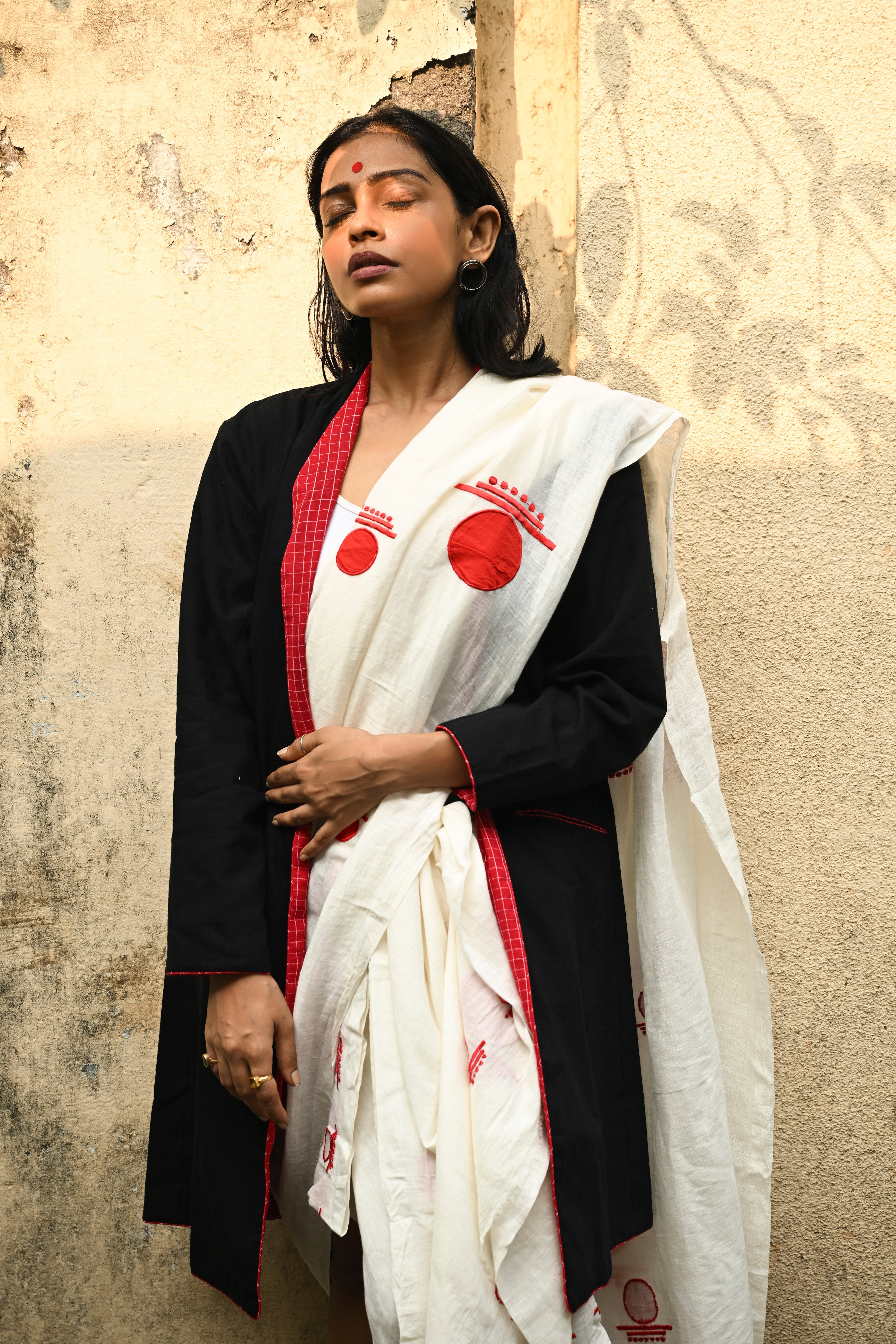 Black and Red Reversible Jacket - Prathaa - weaving traditions