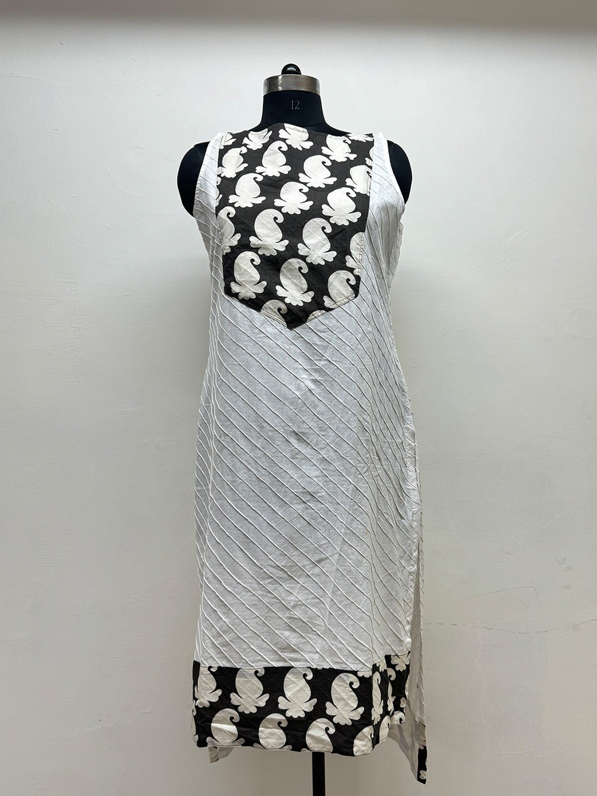 Black and White Block printed Tunic with pin tucks - Prathaa - weaving traditions