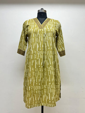 Green V Neck Cotton Tunic - Prathaa - weaving traditions