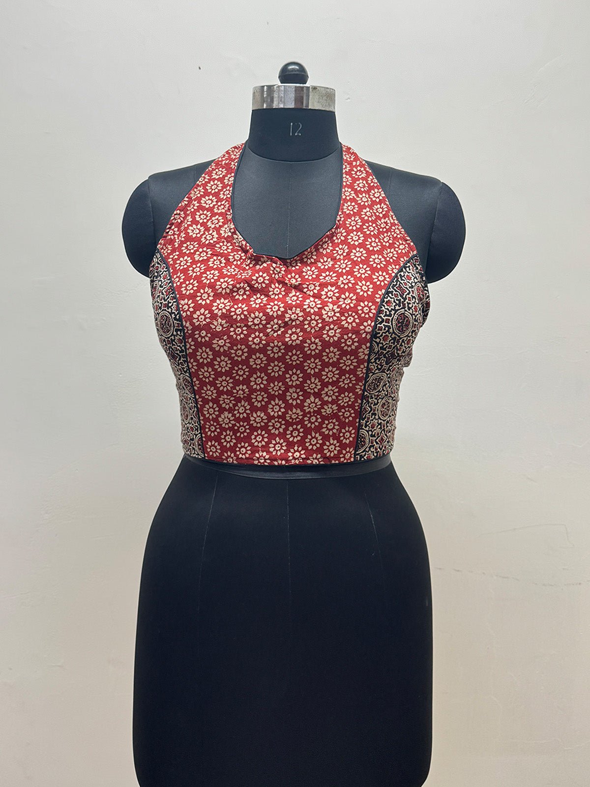 Halter neck Tie up Blouse - Prathaa - weaving traditions