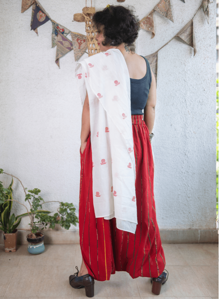 Red Khesh Bindi Dhoti Saree - Prathaa - weaving traditions
