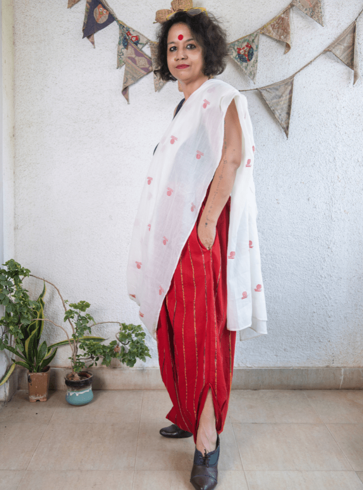 Red Khesh Bindi Dhoti Saree - Prathaa - weaving traditions