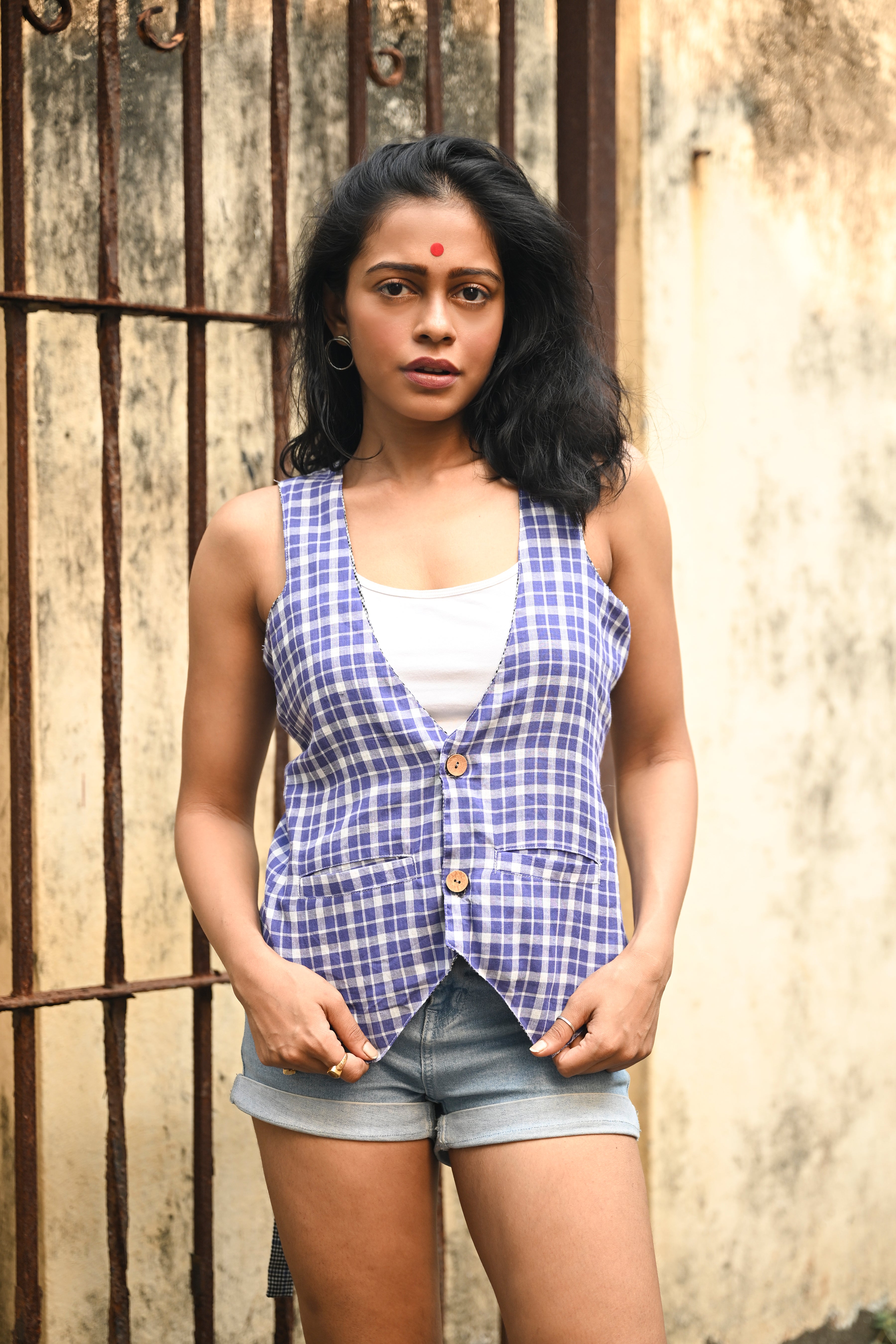 Reversible Sleeveless Waistcoat - Prathaa - weaving traditions