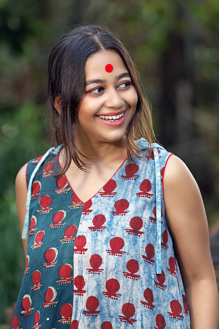 Bawra:- Half n Half Green Ink blot Bindi Handloom Dress-PRATHAA