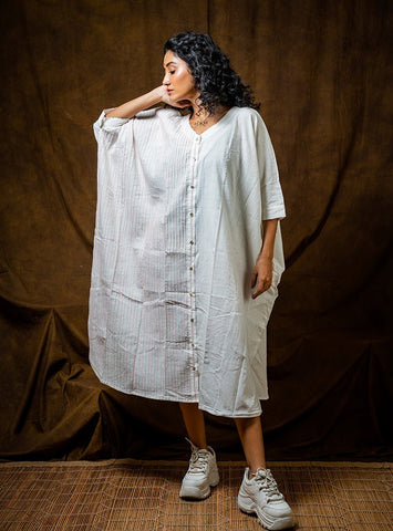 SHVET- FULL WHITE KAFTAN | Sustainable Fashion | Prathaa