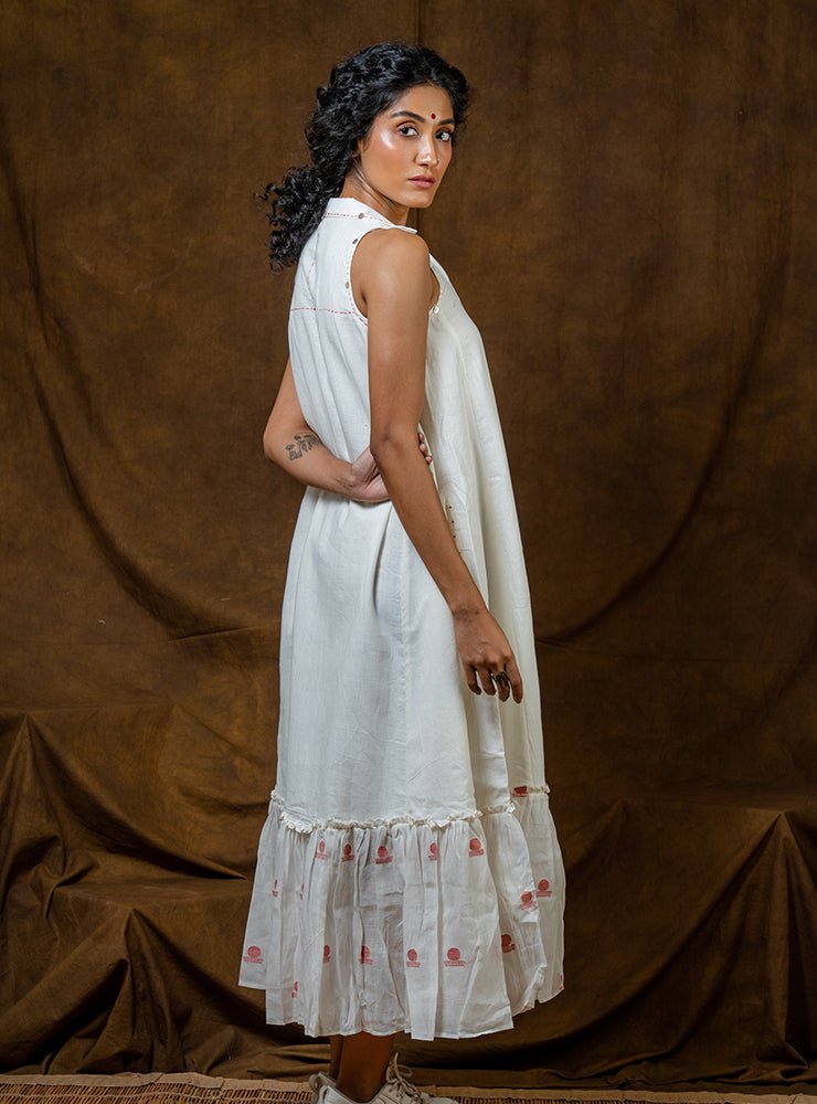 Shvet- White Maxi dress | Handloom Cotton | Prathaa