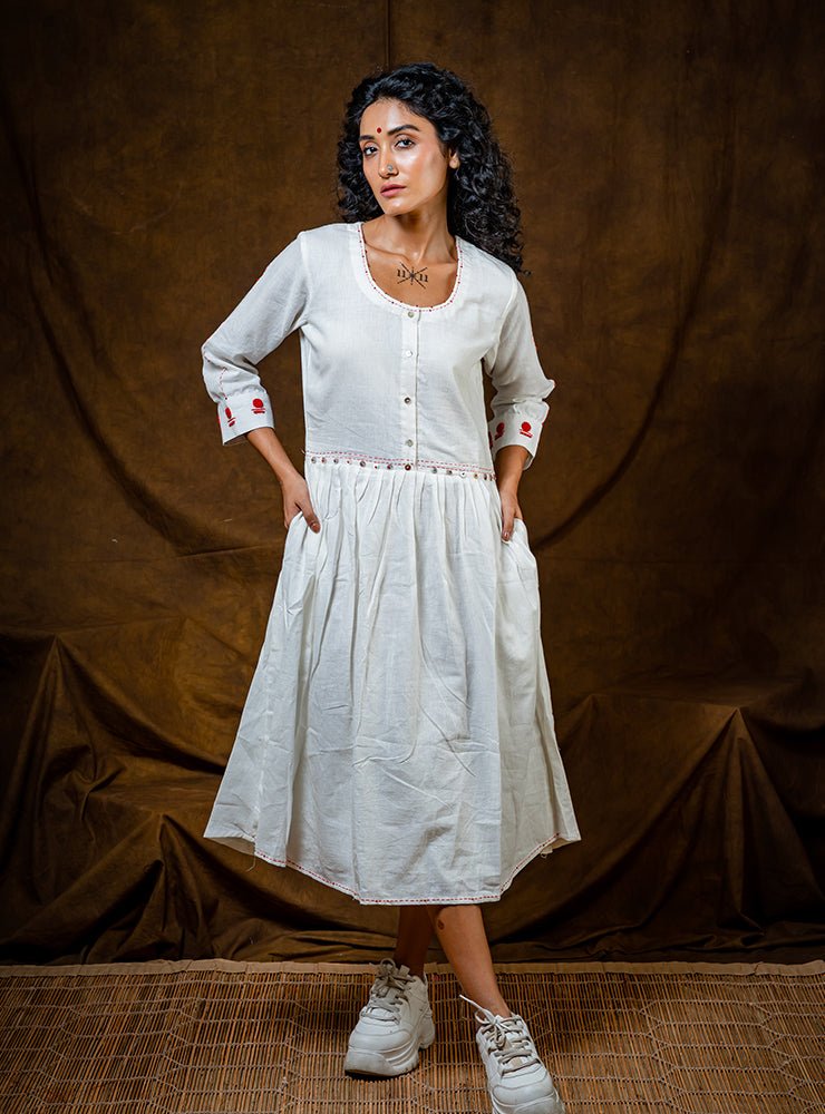 SHVET- WHITE COTTON MIDI DRESS | Prathaa