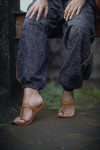 Saanjh Black Handloom Cotton Harem Pants-PRATHAA | handloom pants online