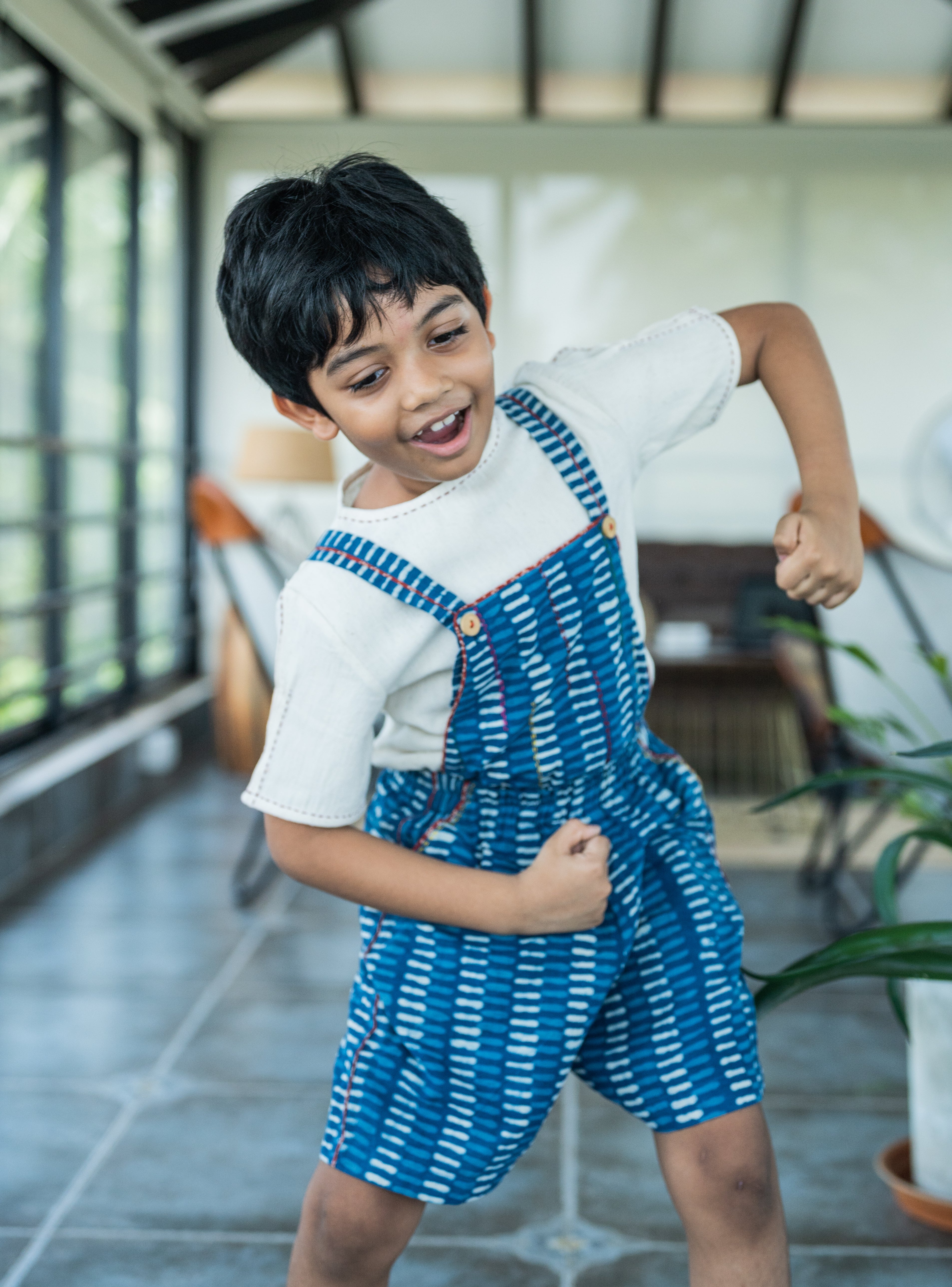 Natkhat indigo ladder print Dungaree with kala cotton  T-shirt (set of 2) - Prathaa - weaving traditions