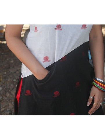 Black and White Colorblock Jamdani Tunic - Prathaa - weaving traditions